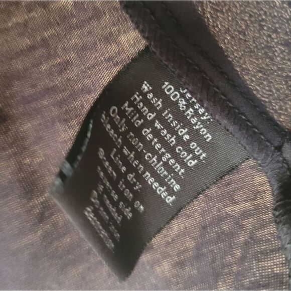 Rock & Republic Women's Black Sleeveless Top with Aztec Sequins - Size XS - Picture 4 of 5